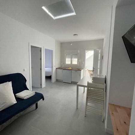 Ch II Apartments Zona De Ocio Nocturno コニル・デ・ラ・フロンテラ エクステリア 写真