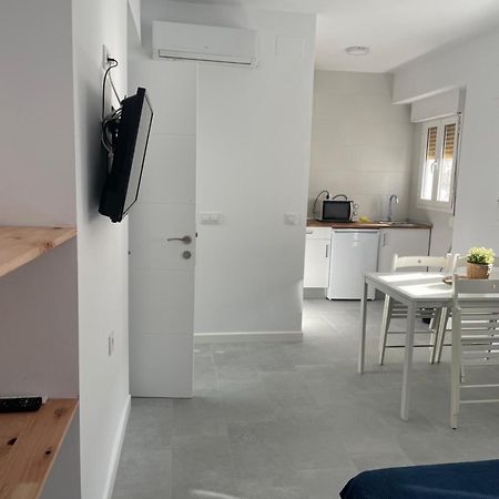 Ch II Apartments Zona De Ocio Nocturno コニル・デ・ラ・フロンテラ エクステリア 写真