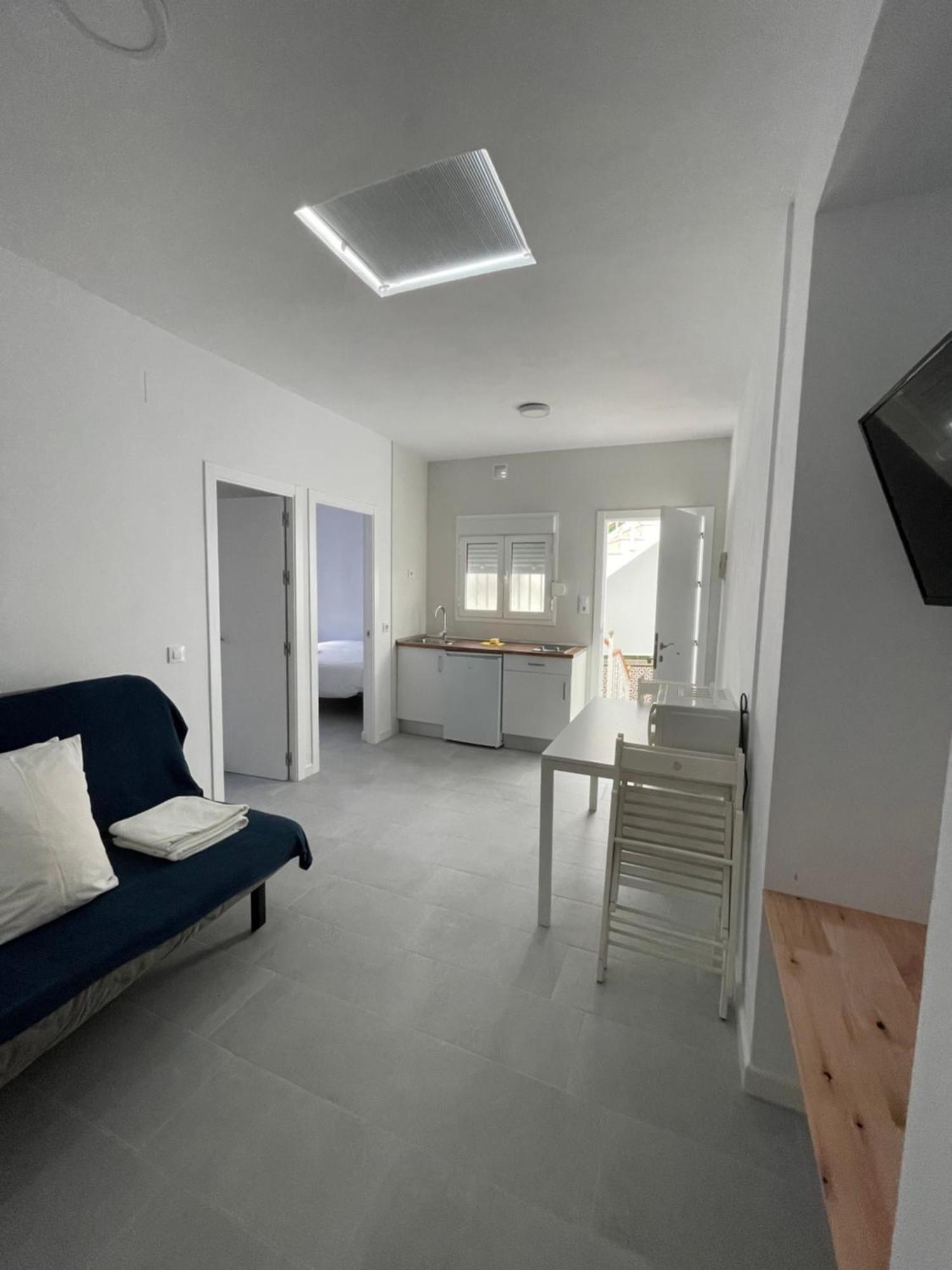Ch II Apartments Zona De Ocio Nocturno コニル・デ・ラ・フロンテラ エクステリア 写真