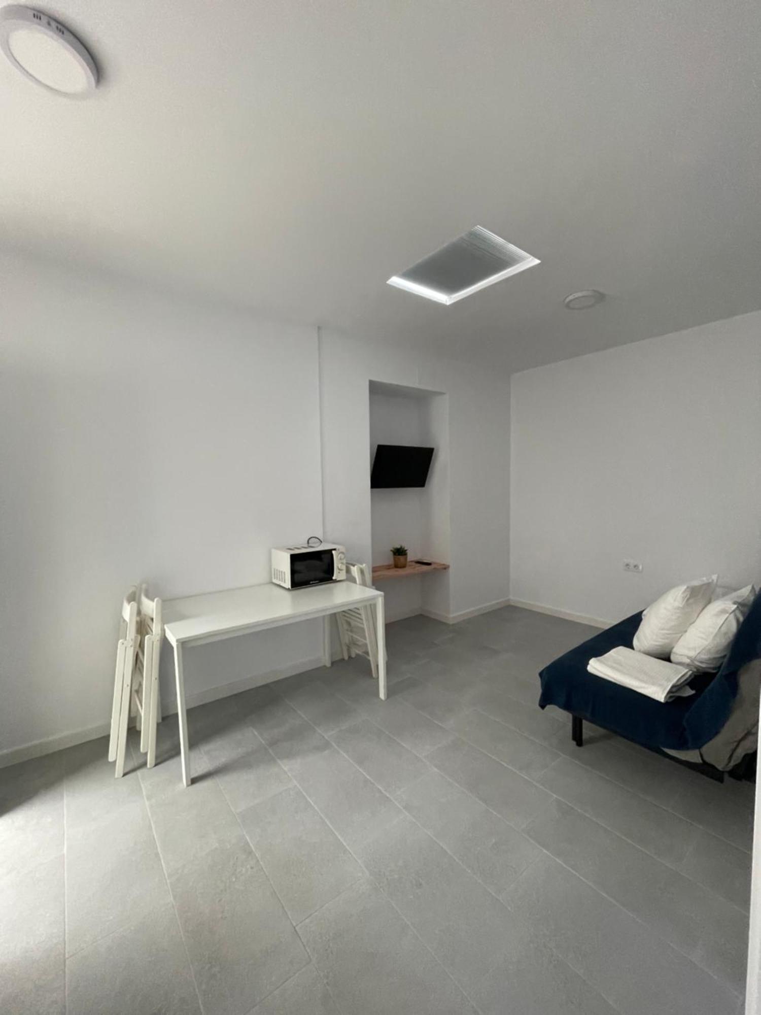Ch II Apartments Zona De Ocio Nocturno コニル・デ・ラ・フロンテラ エクステリア 写真